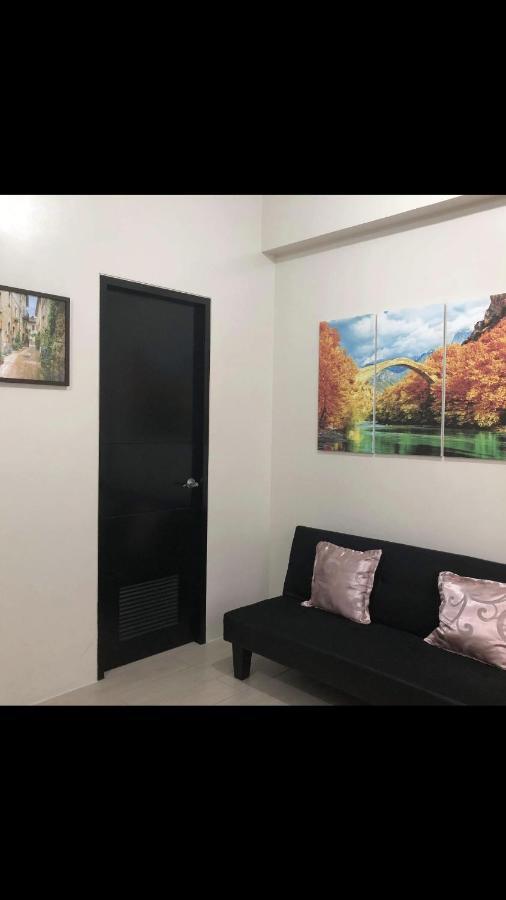 Robles' Unit At 81 Newport Boulevard Manila Exterior photo